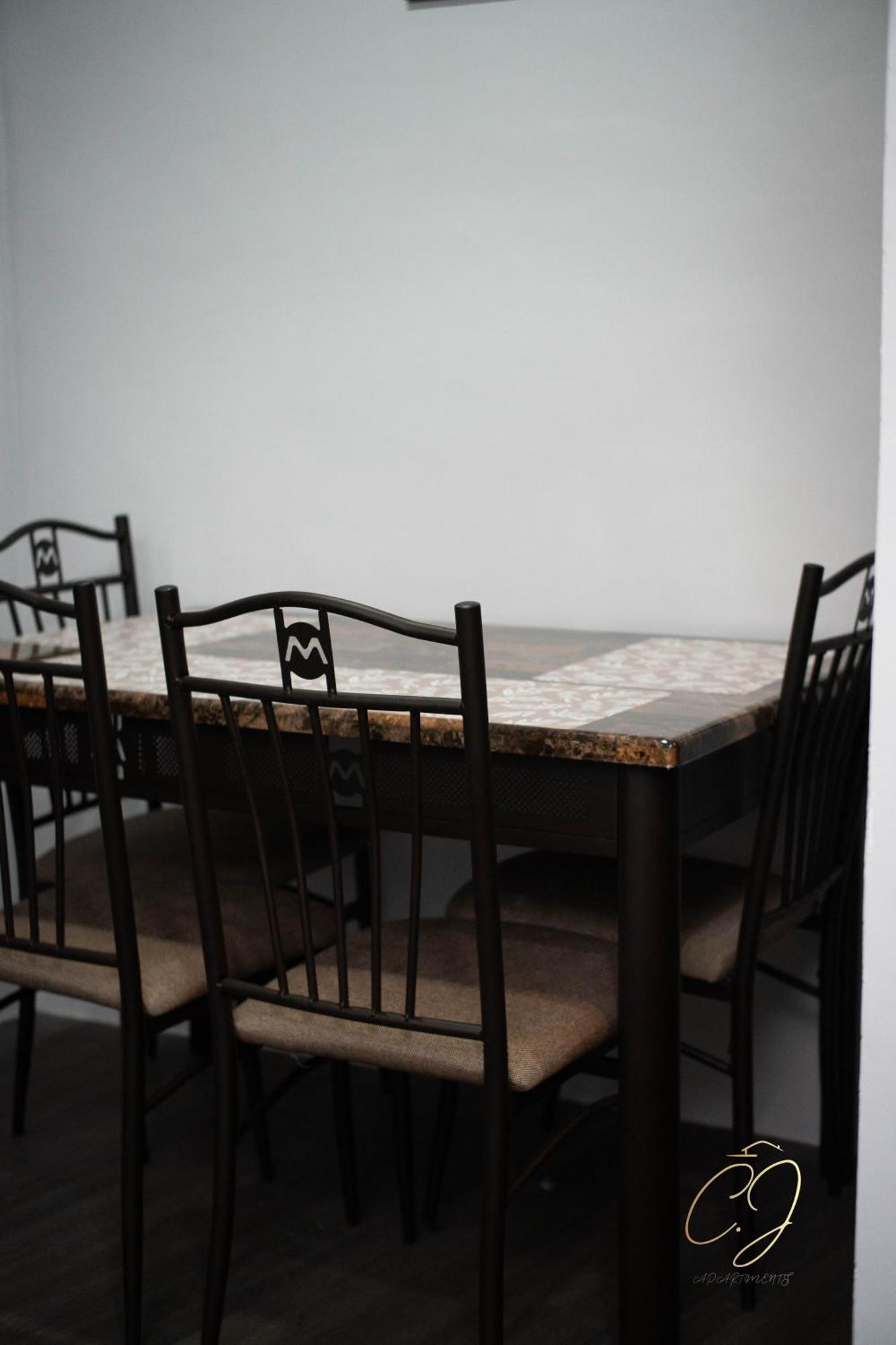 Cj Apartments 오롱가포 외부 사진